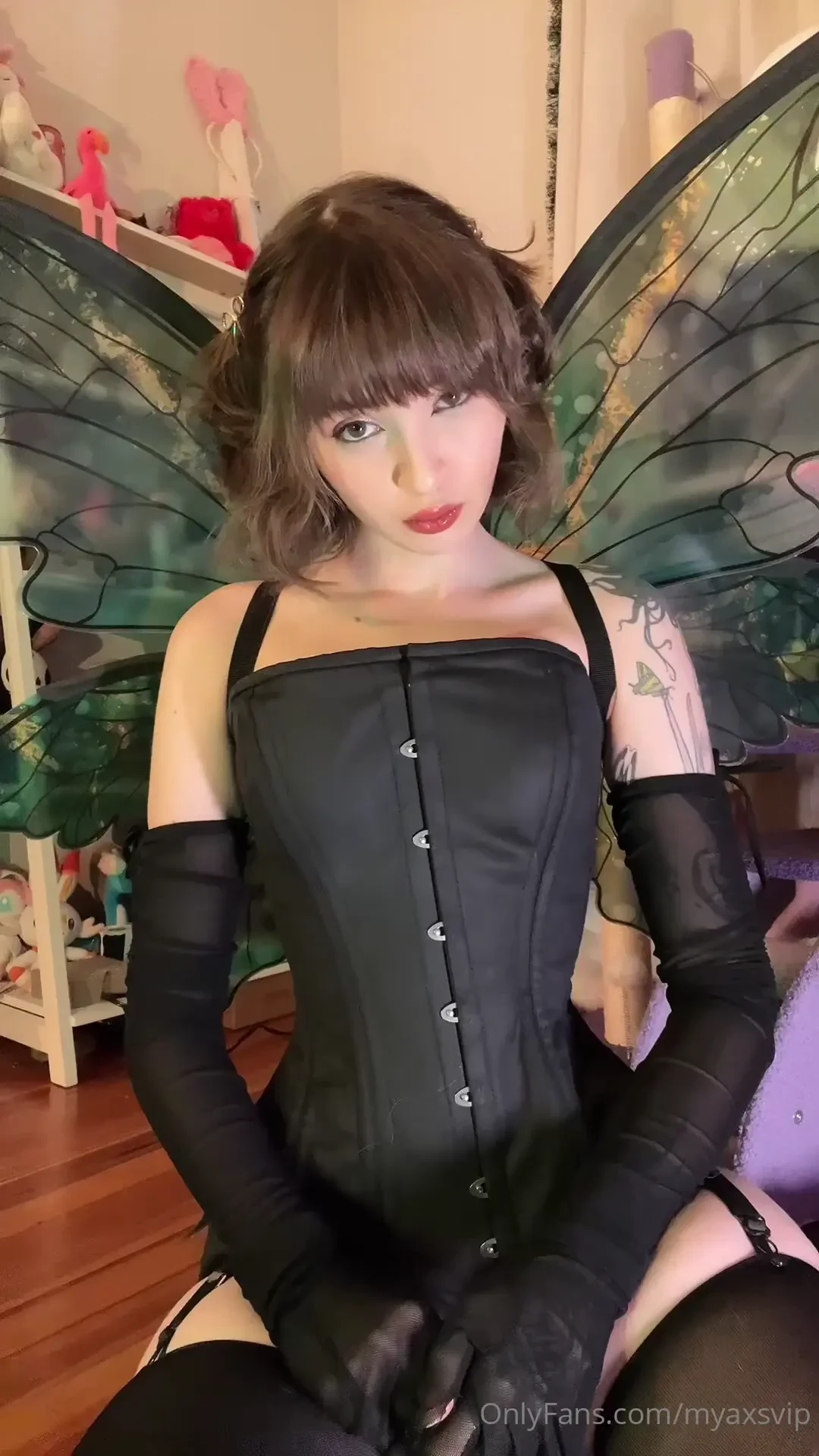I m homeeee 3 guess who s going to be a slut today me mwahahahaha 
