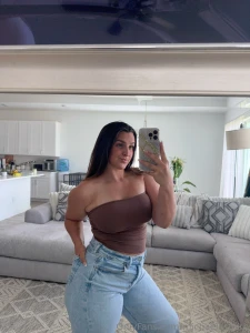 Do you think i m girlfriend material dm me if you do