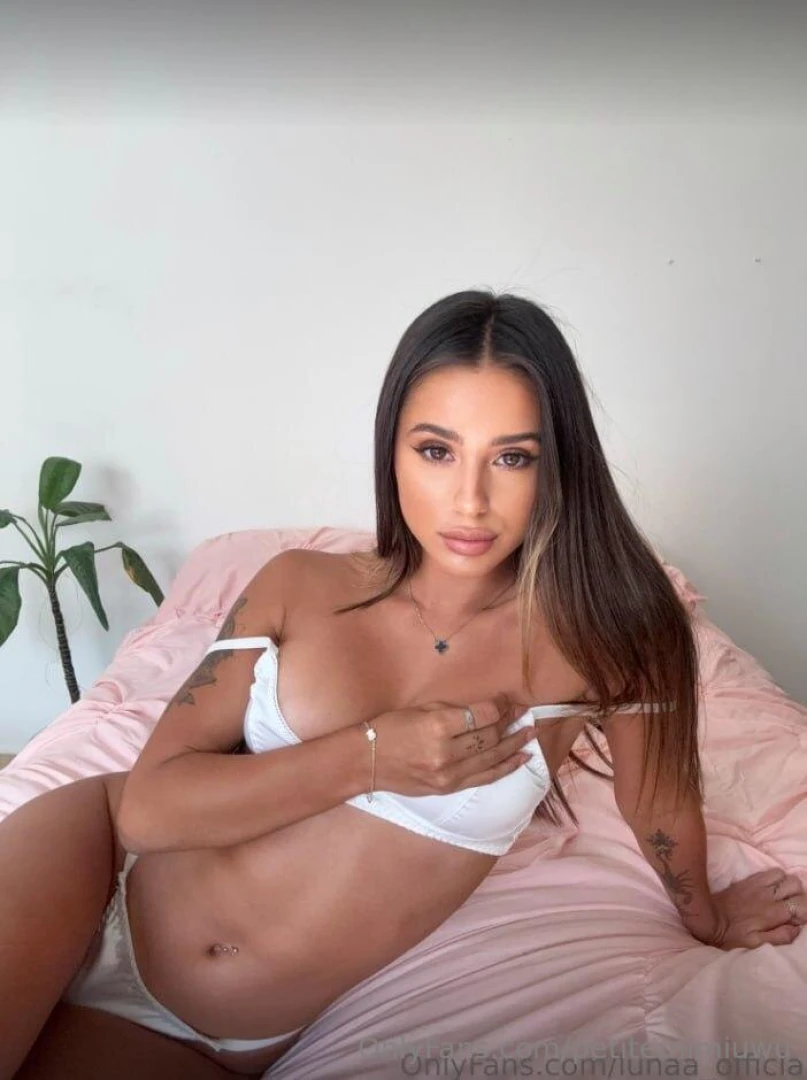 Meet the hottest lunaa_official introducing lunaa_official seductive part 4 