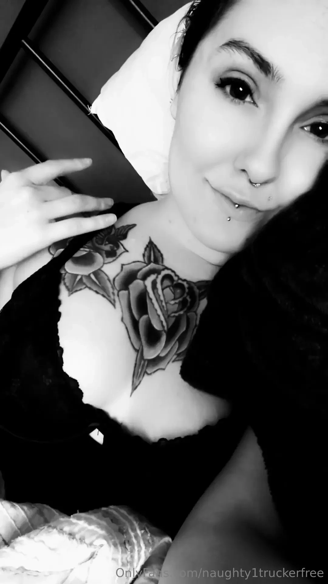 Advertisement would you like to chat with me or just watch me having 