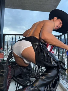 Just a cowboy and his best asset zoom in i know you want to part 2