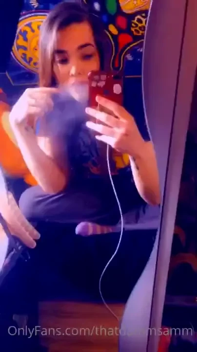 Happy sunday stoners i m watching saturday night live what are you 