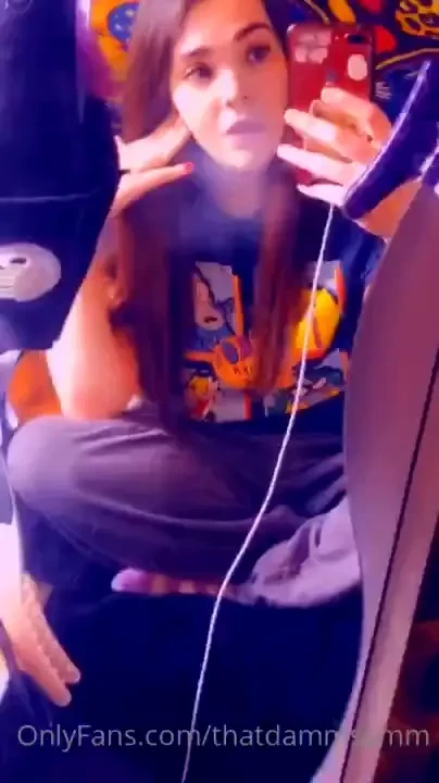 Happy sunday stoners i m watching saturday night live what are you part 1 