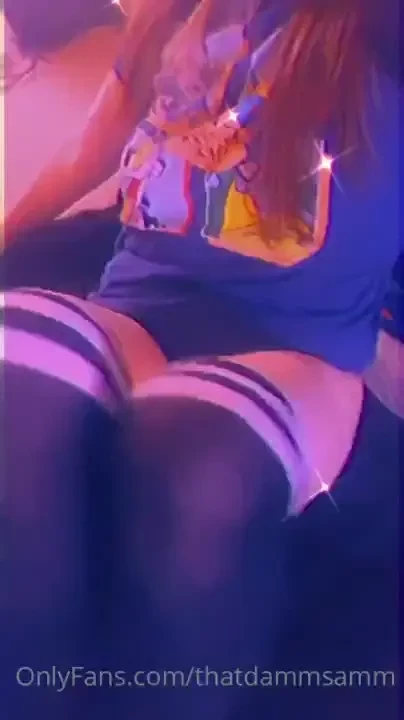 Pretty lil cum slut 