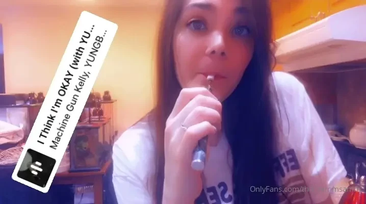 Smoke with me sunday extra kisses for my stoners today if you re 