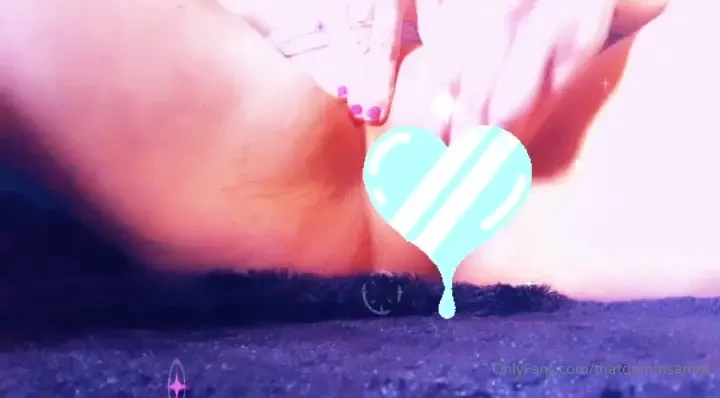Did you guys know that ice is cold my poor pussy 