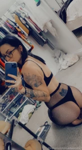 Send a tip of 5 to receive 4 more pictures in your messages