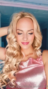 It s my bday tomorrow who s gonna help me celebrate