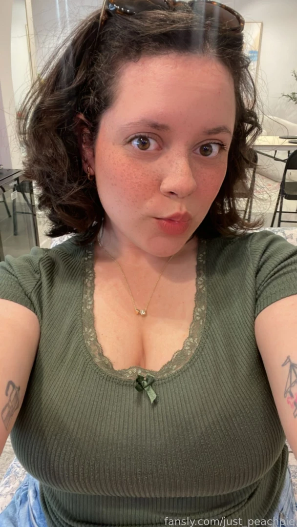 Took myself out for a dreamy little flower date felt like a soft girl 