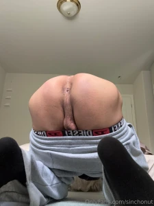 Swipe right to take the sweatpants off me part 1