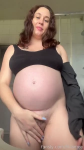 29 week bump update nude full body exploration showing off my bump