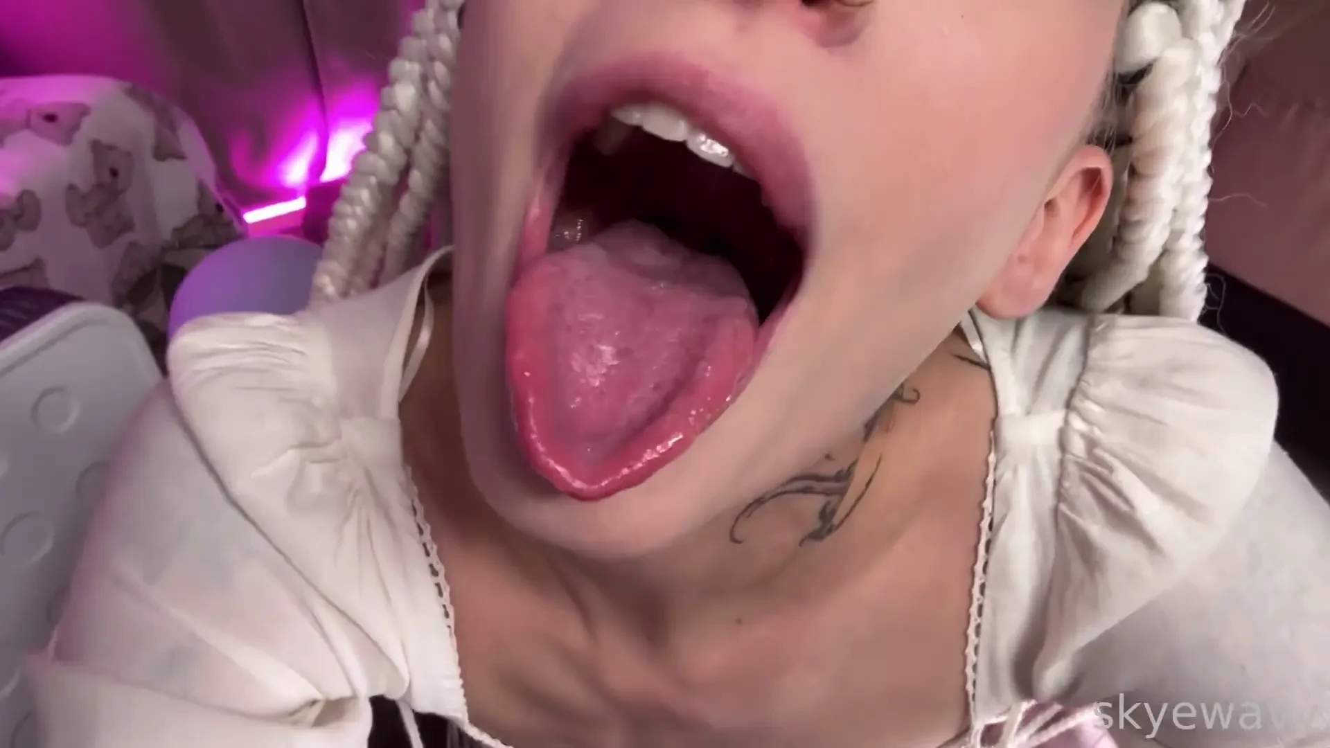 Wide opened gates of sloppy heaven only real mess lovers can come 