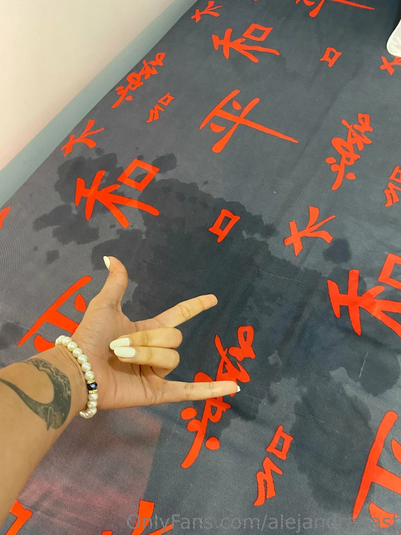 They see i m a good bitch for you daddy i want to kiss you and squirt part 1 