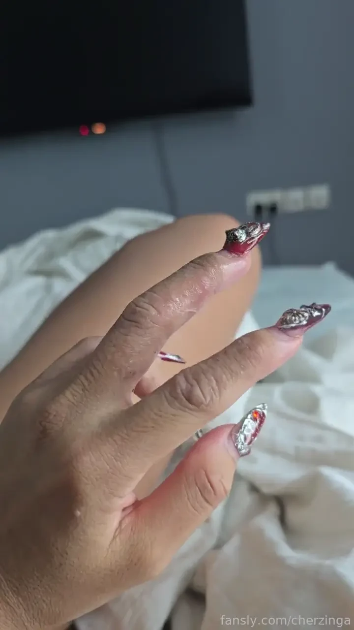 Rubbing my pussy and seeing my cum in between my fingers free till part 1 