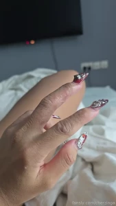 Rubbing my pussy and seeing my cum in between my fingers free till part 1