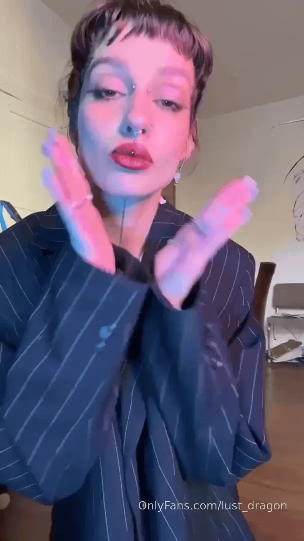 I just returned from a party and i ll tell you a secret i m in an 