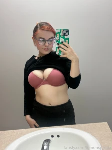 Come give my stomach a kiss or paint it with your cum part 1