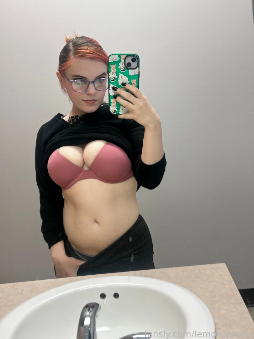 Come give my stomach a kiss or paint it with your cum 
