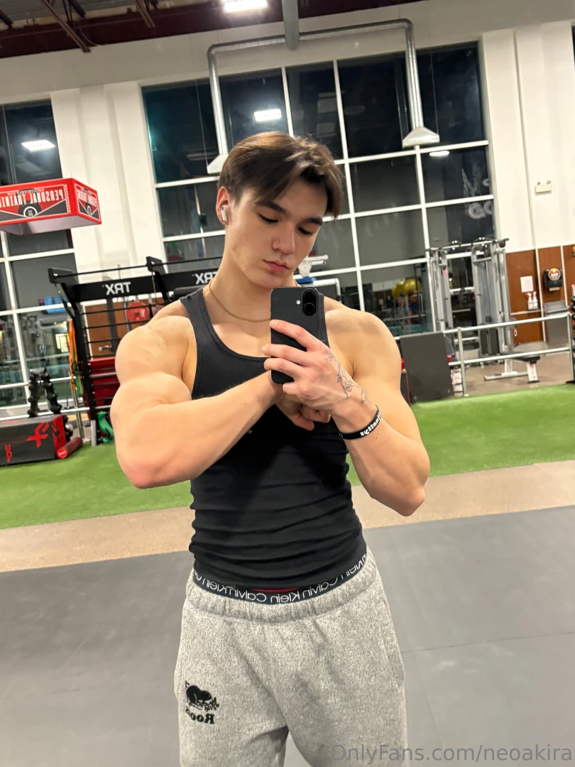 Just me and my gains think you can handle this level of temptation 