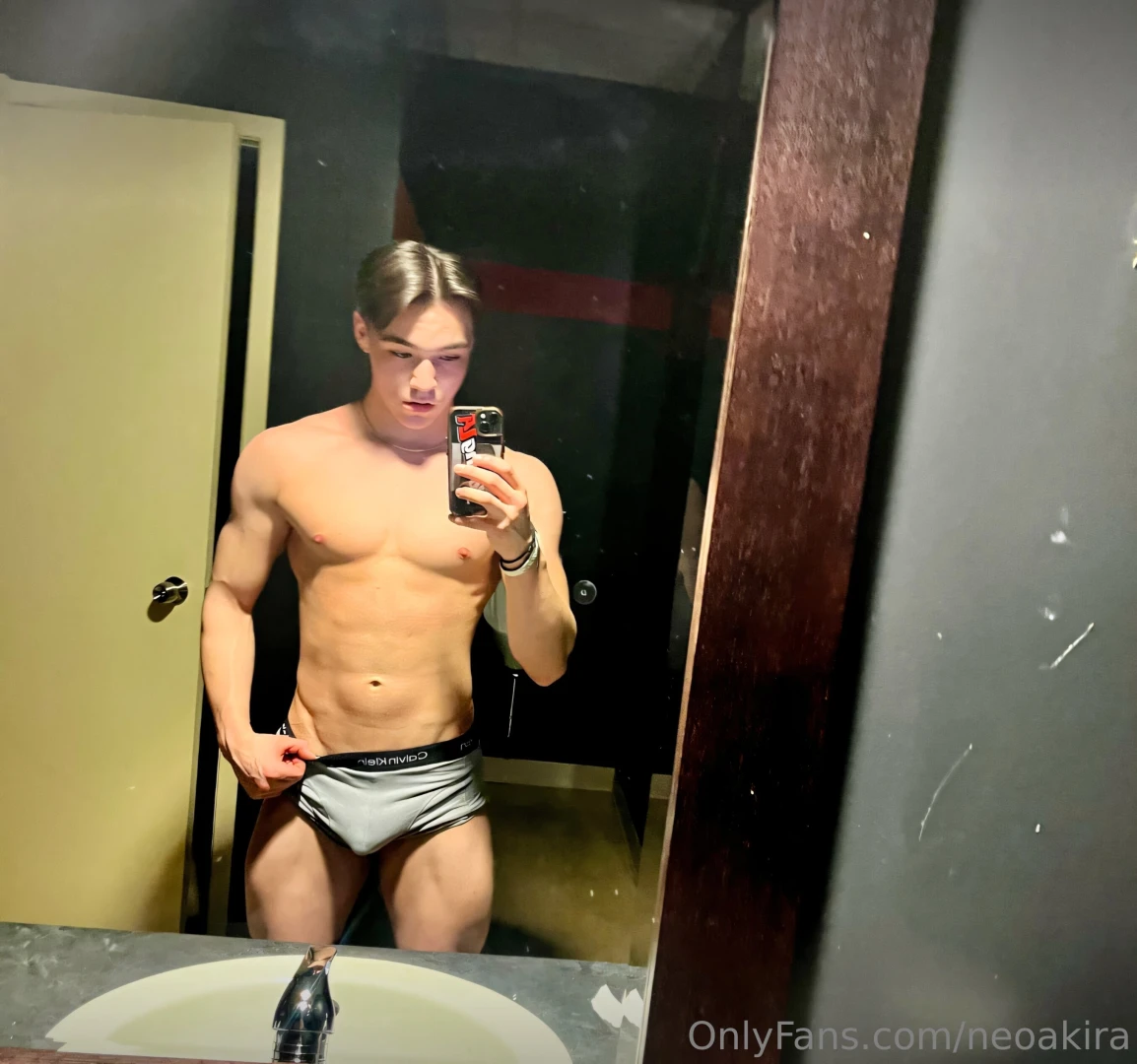 Renew and let s get a little closer https onlyfans com neoakira 