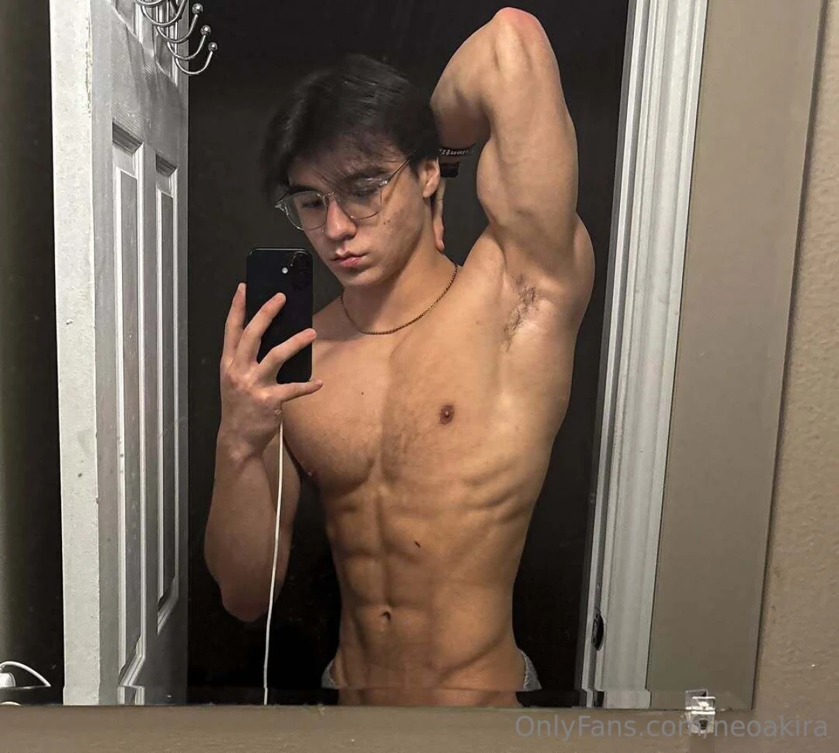 Mirror muscles and a whole lot of naughty thoughts get ready for the 