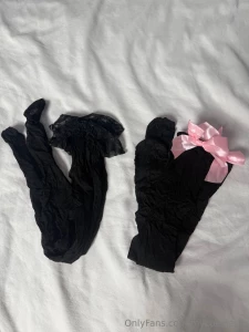 Which stockings should i wear for our date night live tonight