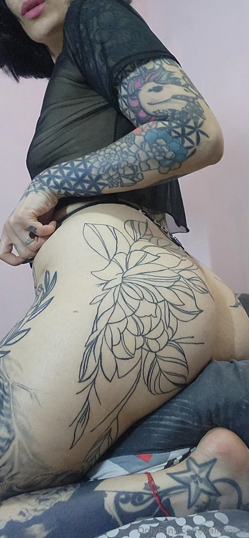 My ass is your only obsession worship it as it deserves 
