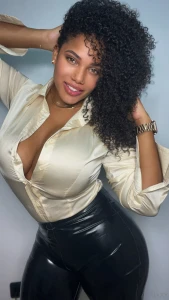 I like my men smart submissive and a little desperate for attention