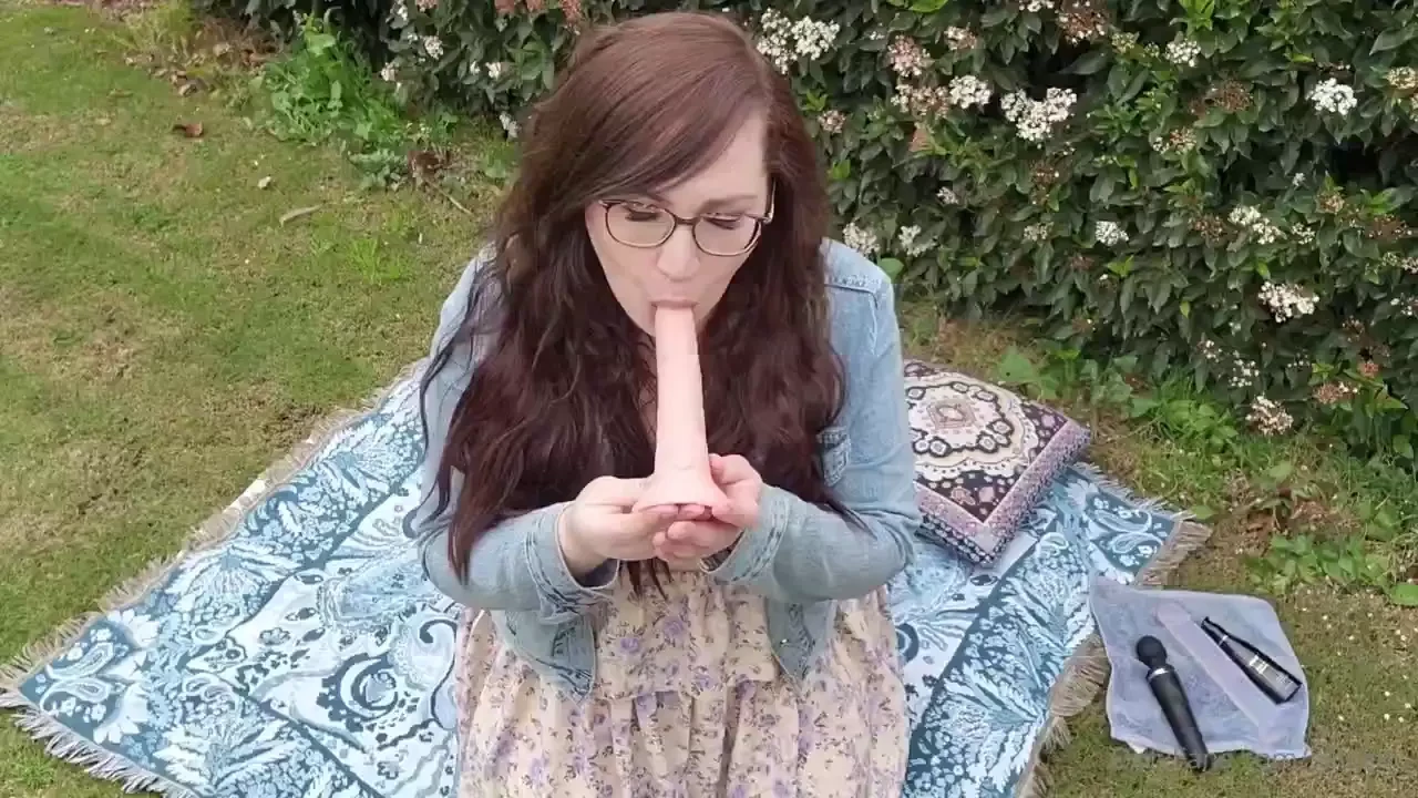 Do you want to play with me outside 