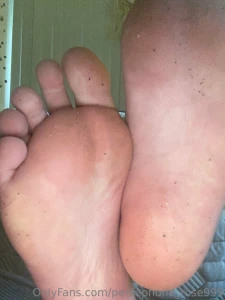 More soles and toes for my dirty feet lovers who s gonna lick them