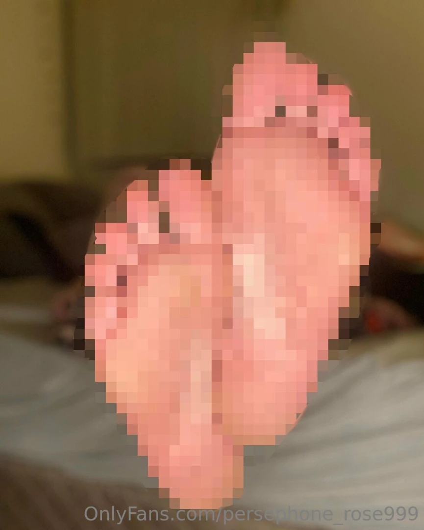 Only good paying mutts get to see the uncensored version 