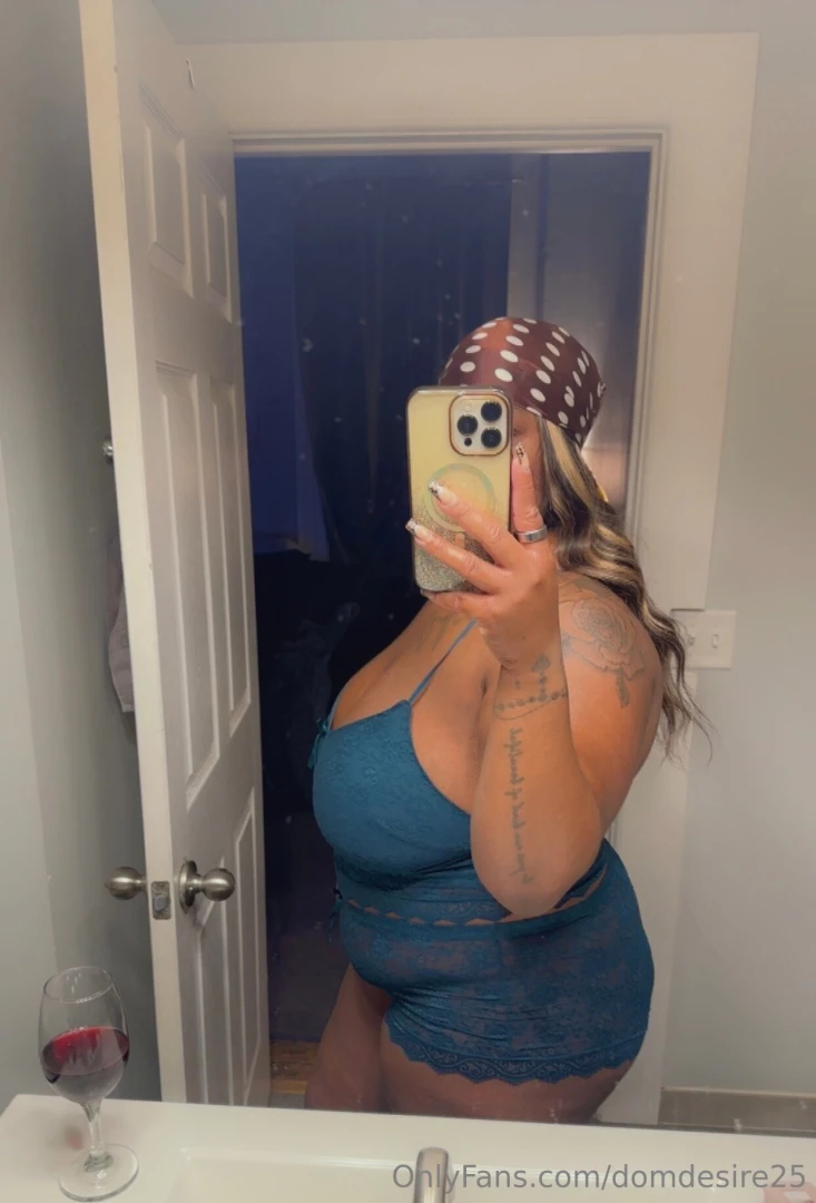 This blue i m in the mood who wants a 10 sext session dm me part 2 