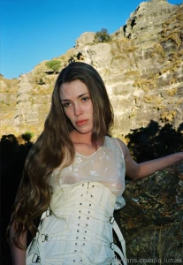 The world of art is vast and i am always happy to share my knowledge