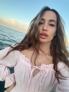 Hey my sweethearts wishing you a beautiful wednesday comment below