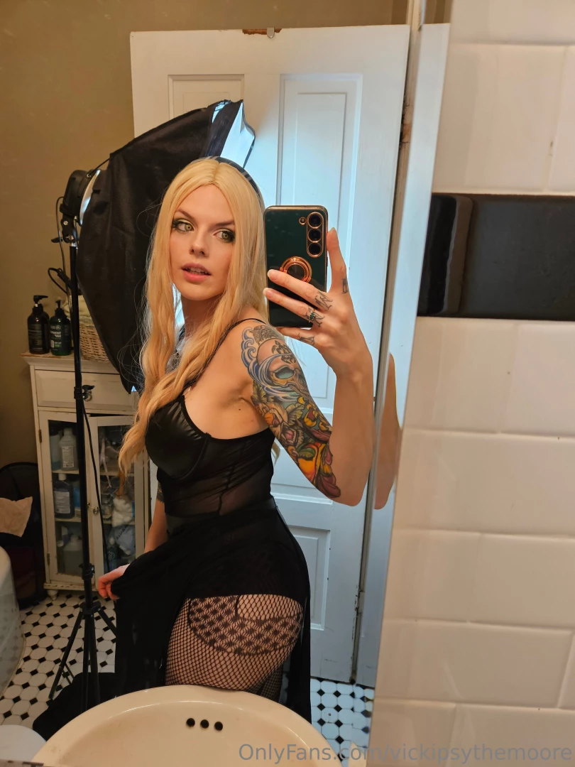 Bonus cecilia death eater mirror selfie photoset this one will stay up part 25 