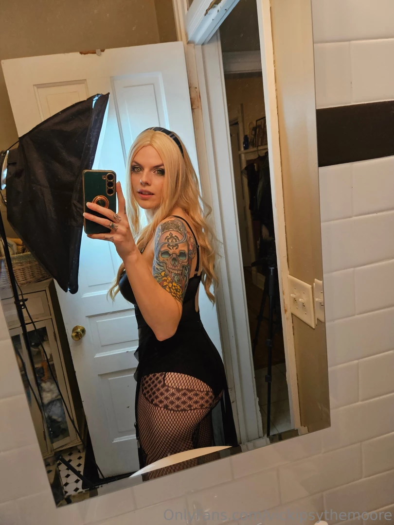 Bonus cecilia death eater mirror selfie photoset this one will stay up part 22 