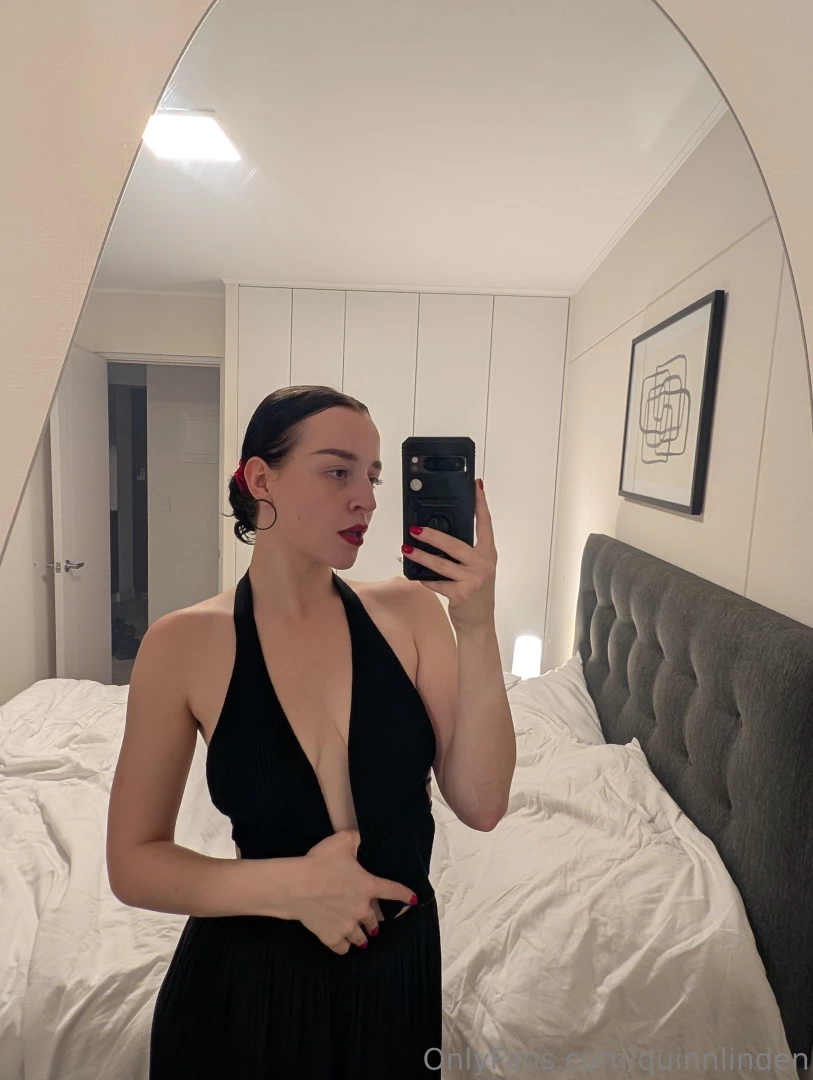 Zieh mich mit deinen blicken weiter aus undress me with your eyes 