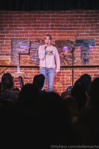 Hi everyone i m new to only fans i ll be sharing behind the scenes part 1