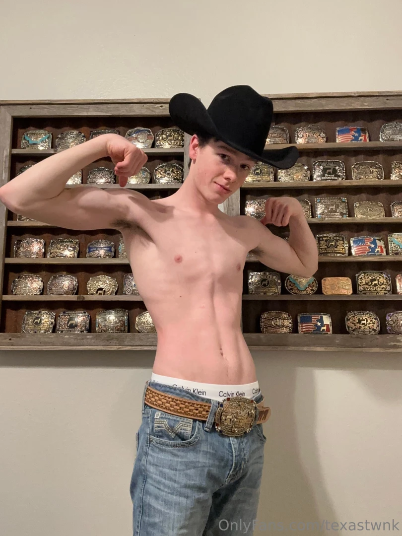 Who likes the cute cowboy look 