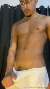 Cheguei do treino cheio de tes o vc poderia me aliviar caindo de boca