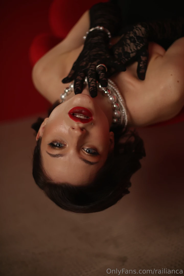 I wanted a burlesque photo and it turned out to be just monroe s part 1 