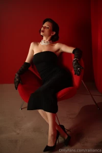 I wanted a burlesque photo and it turned out to be just monroe s part 3