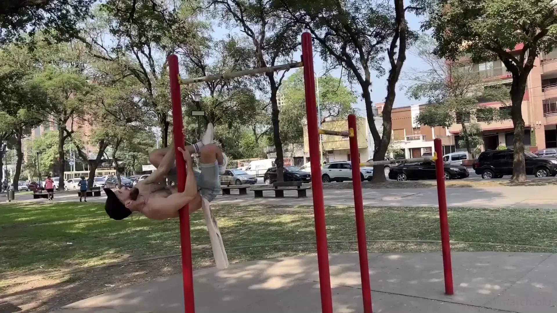 We started the day with a little workout in the park we did some part 1 