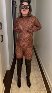 southerngirlgw - A little video of me playing in my sexy leopard catsuit do you like it 