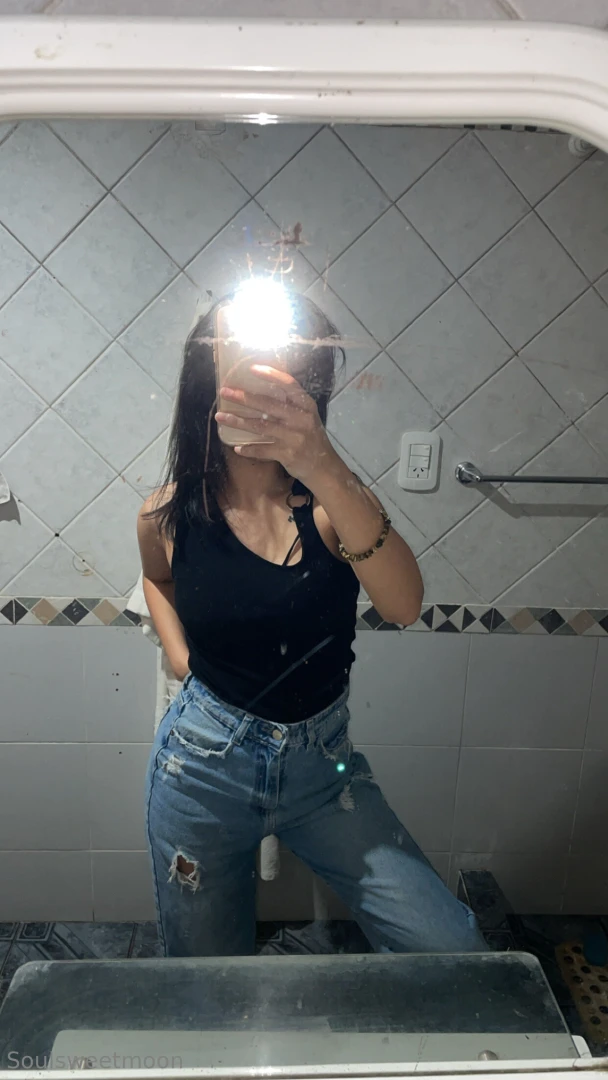 Friday night super boring _ 