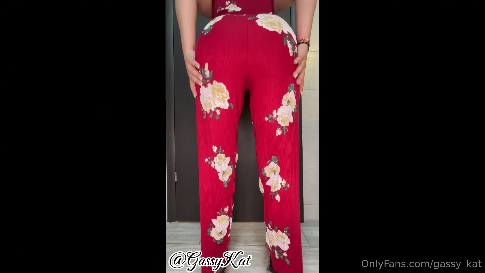 Your queen of stinky farts strikes again 