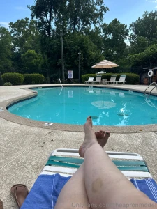Poolside feet are amazing part 1