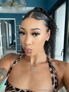 Live show tonight im back make sure your cock is ready 6 30 pm ct 7 30