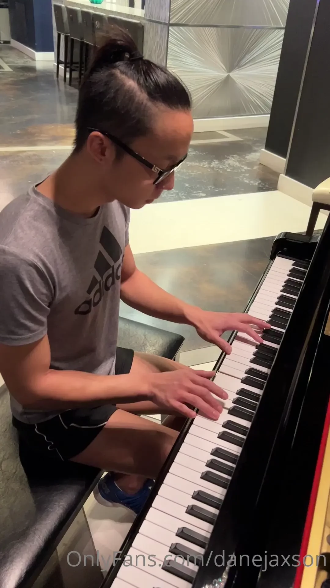 Here s a little peek into my piano practice session it s not perfect 