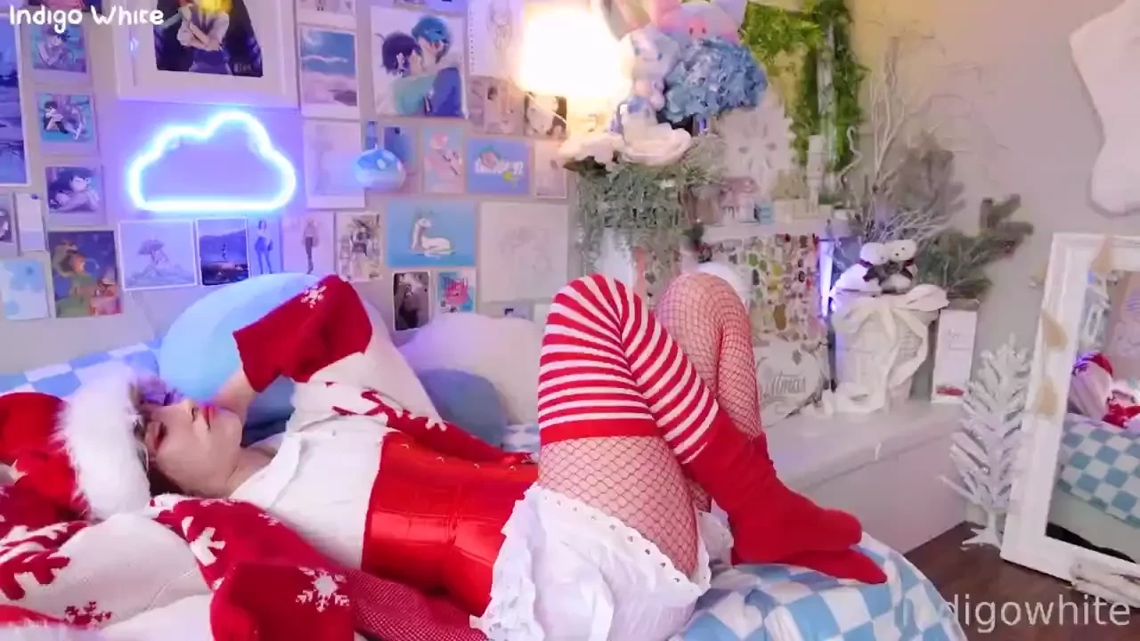 Merry christmas santa s slutty ass son tries to entertain himself on 